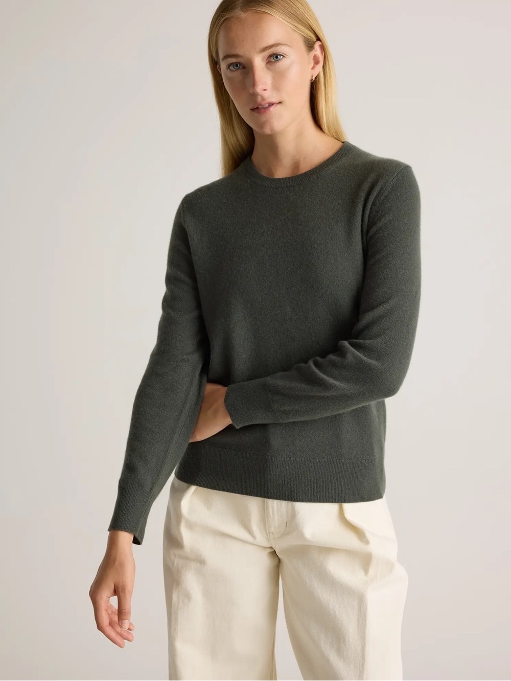 Quince Mongolian Cashmere Crewneck Sweater in moss